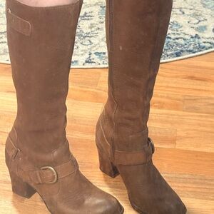 Elegant Brown Heeled Boots